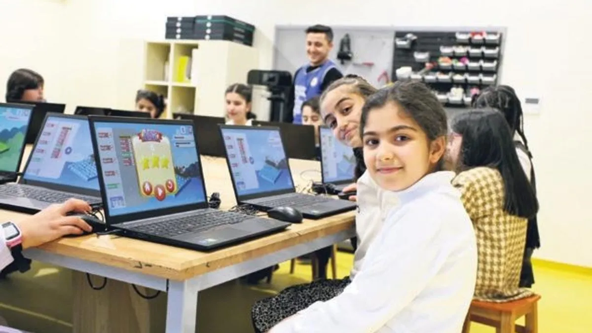 30 yılda 3 milyon öğrenciye eğitim