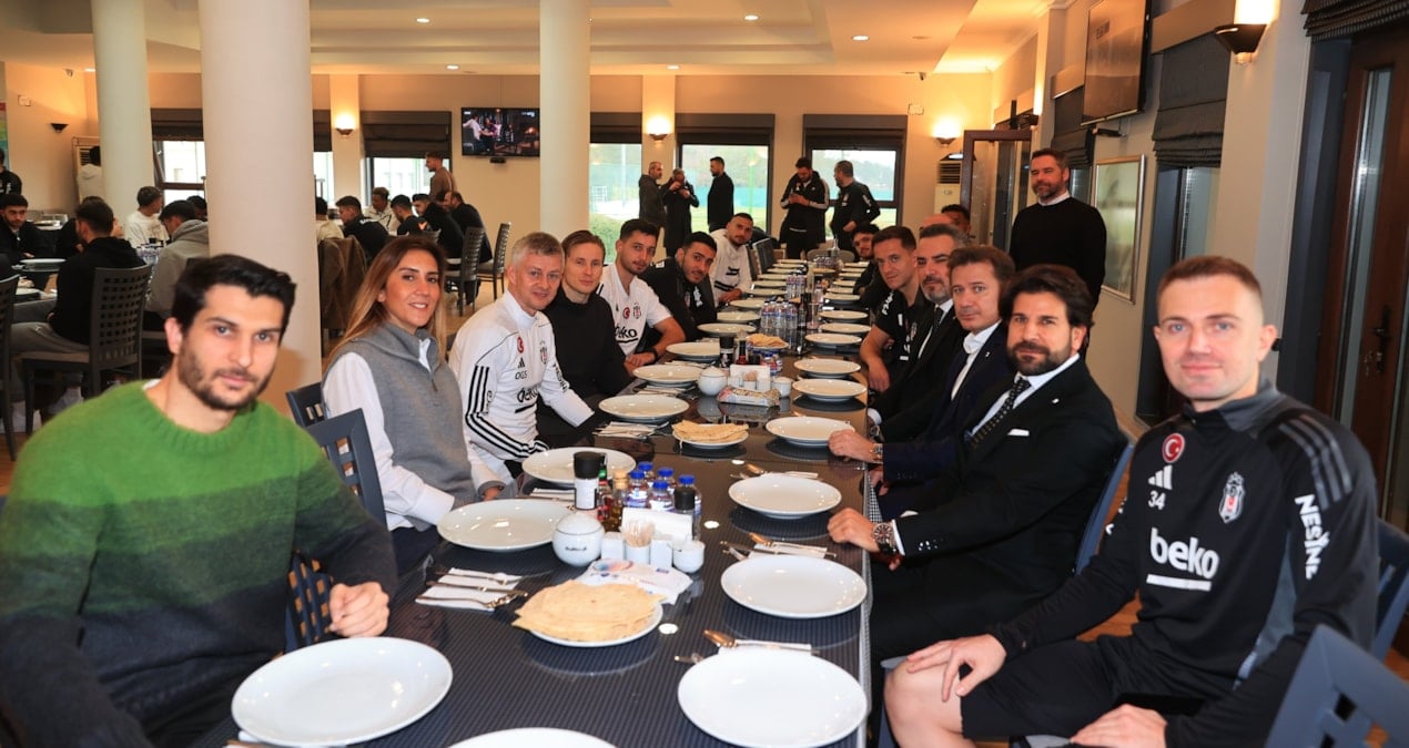 Beşiktaş’ta futbolculara moral ziyareti