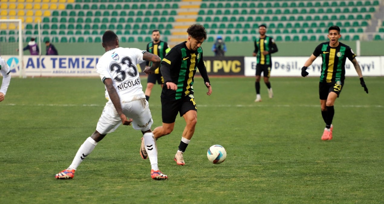 Sakaryaspor deplasmanda tek golle güldü