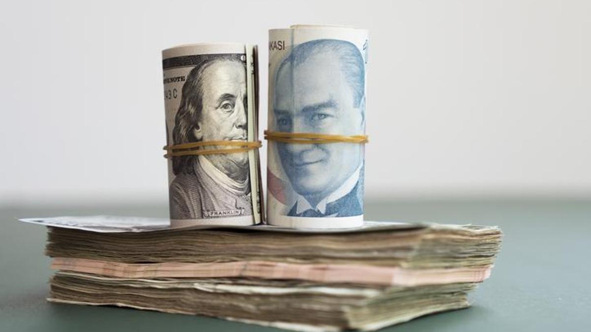 Commerzbank, dolar/TL tahminlerini yükseltti